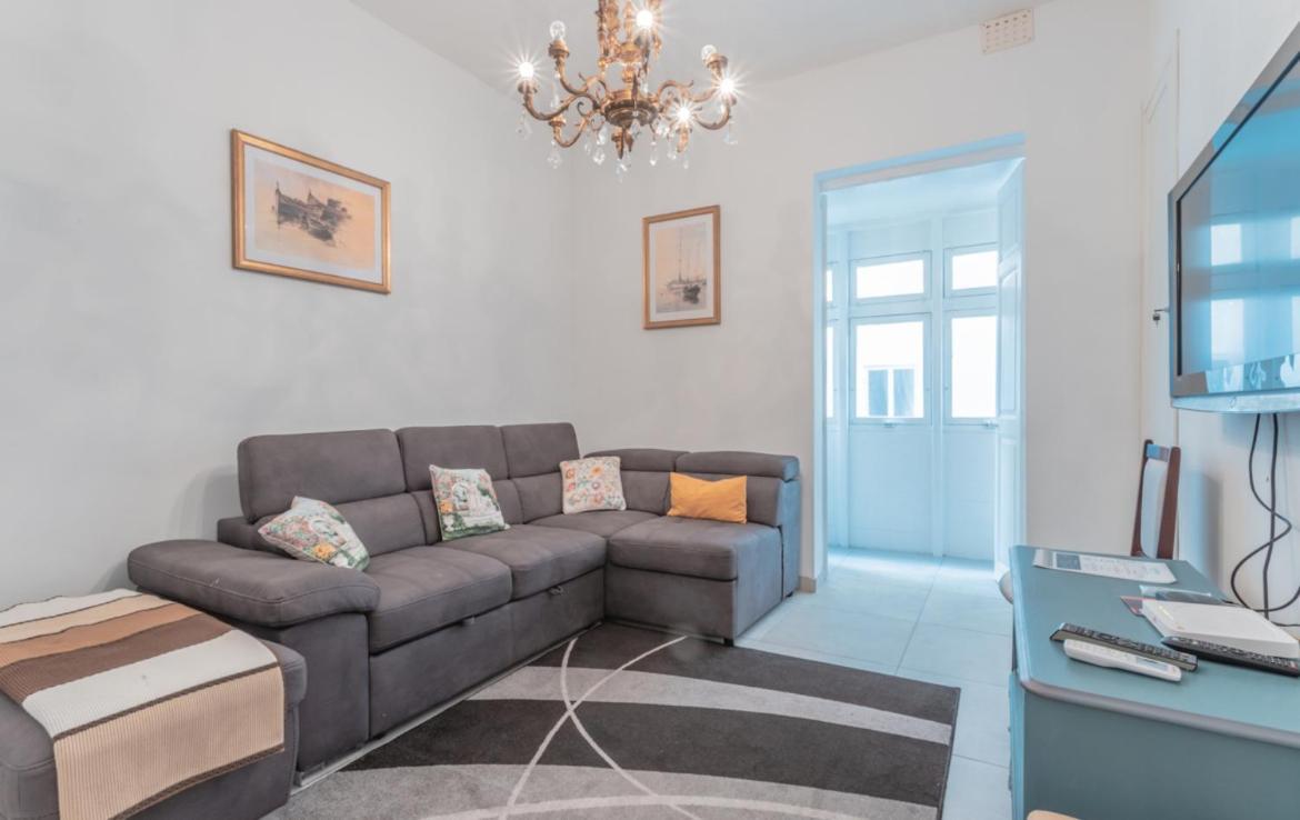 Blue Waves Apartment With Maltese Balcony Valletta Zewnętrze zdjęcie